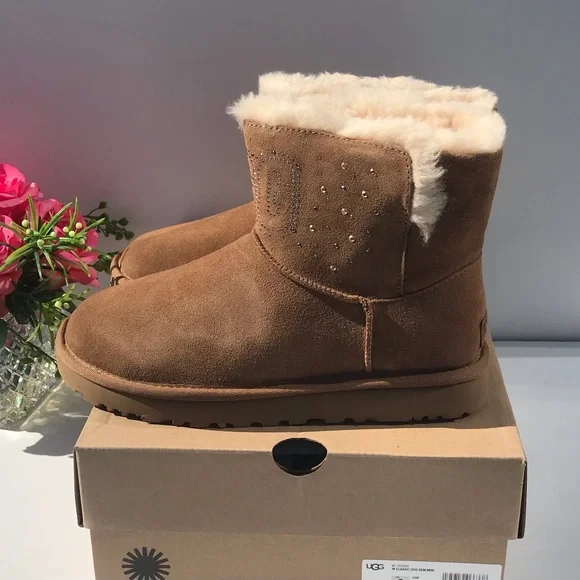 UGG Classic UGG Gem Mini Boot - Picture 5 of 10